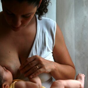 bien-demarrer-son-allaitement-luiza-braunLe-cul-dans-l-herbe